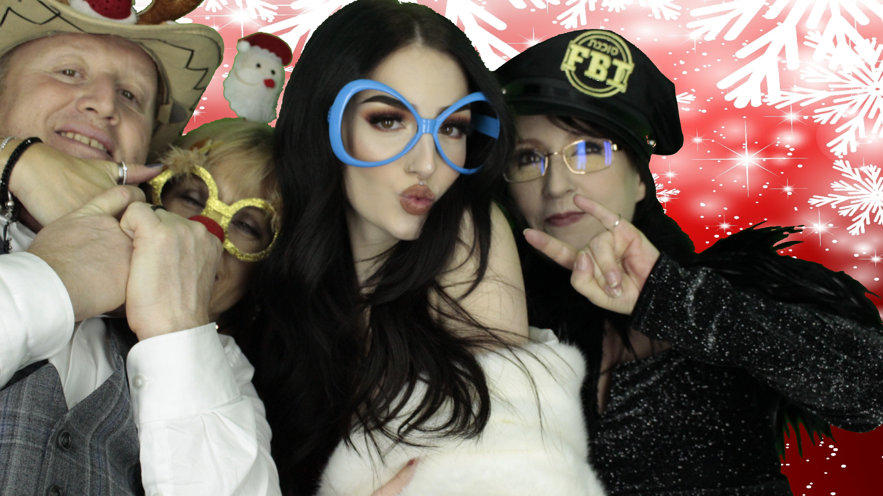 Portsmouth Water Christmas Party | View more photos from the event at gallery.myphotoboothexperience.co.uk/u/MyPhotoBoothExperienceLtd/Portsmouth-Water-Christmas-Party